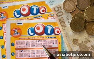 老虎机与彩票的竞争演变：亚洲博彩网站如何重塑娱乐体验与用户选择