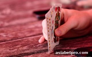 揭秘亚洲博彩网站数据核心：报牌频率如何重塑棋牌策略与胜负概率